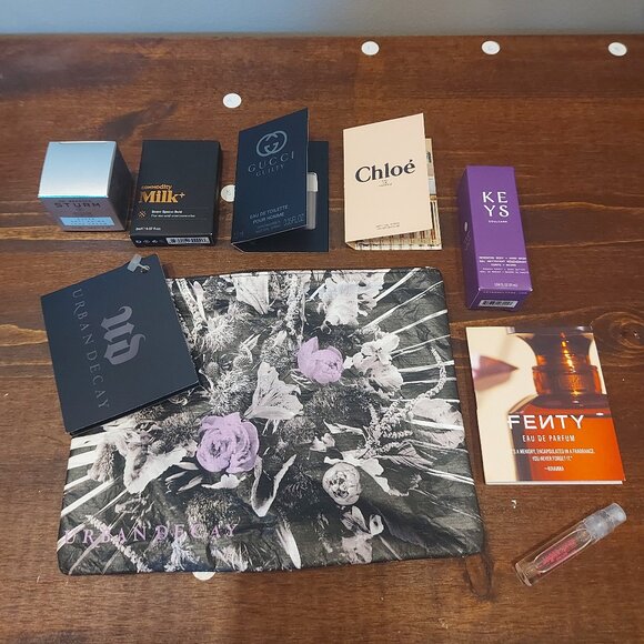 Urban Decay Makeup Pouch + Scent & Skin Mix - Picture 1 of 8